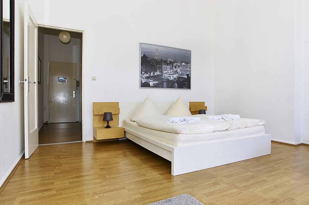 Bearlincity Apartments - City Center West Berlin Room photo